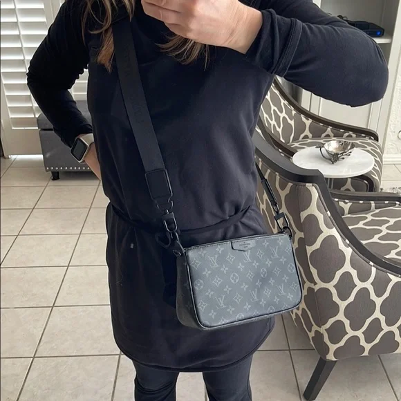 LOUIS VUITTON MONOGRAMMED ECLIPSE POCHETTE XL - Picture 6 of 14